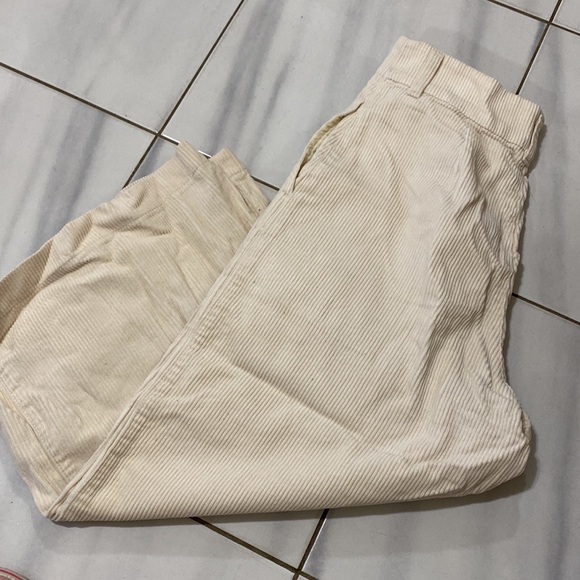 White pants - Picture 2 of 4